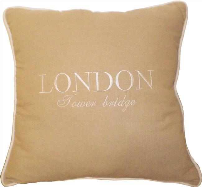 London Kissen 45 x 45 x 14 von GARINO