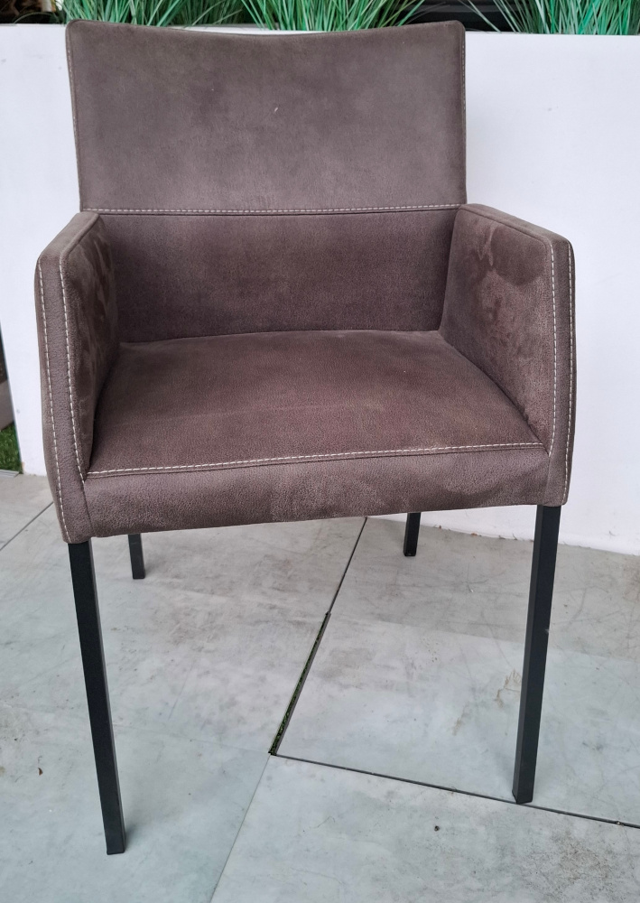 Nouvion Armstuhl Lennox 4-Fuss Bezug Stoff Samoa graphite Ausstellungsstück